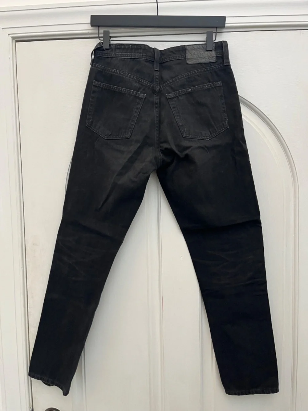 AG Jeans 'The Apex - Relaxed Tapered' - Black (sz28R)